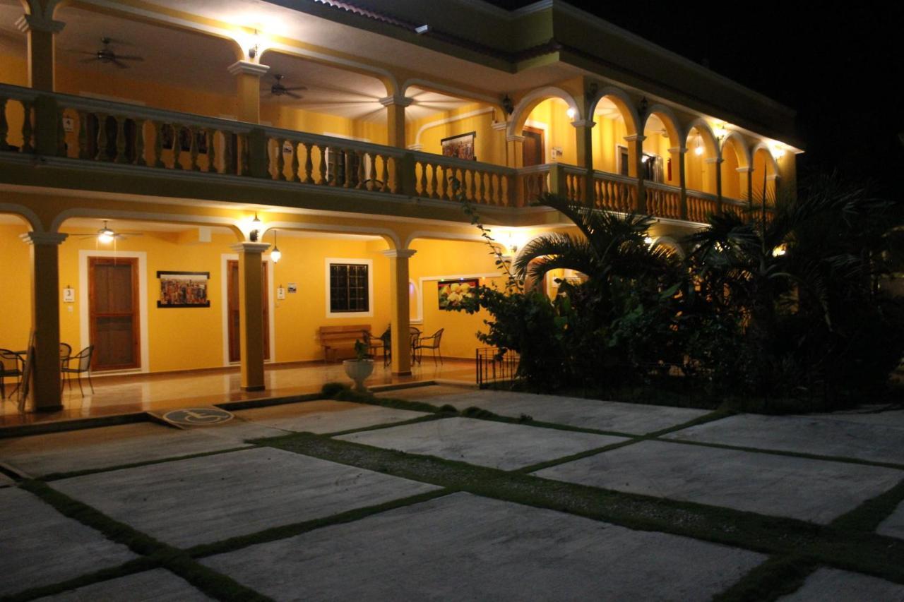 Hotel Scarlette ตูลุม ภายนอก รูปภาพ