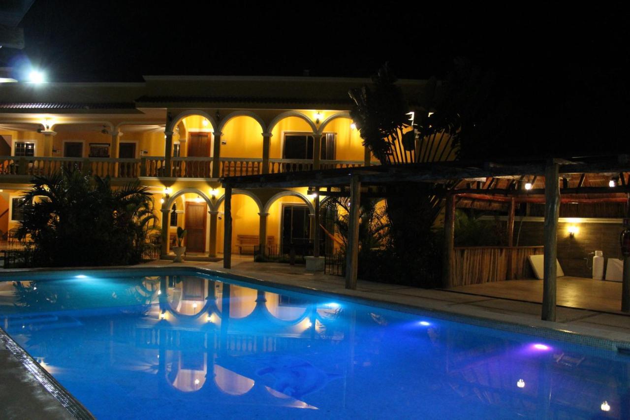 Hotel Scarlette ตูลุม ภายนอก รูปภาพ
